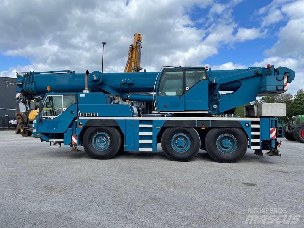 Liebherr LTM 1055-1 Mobiilinosturit