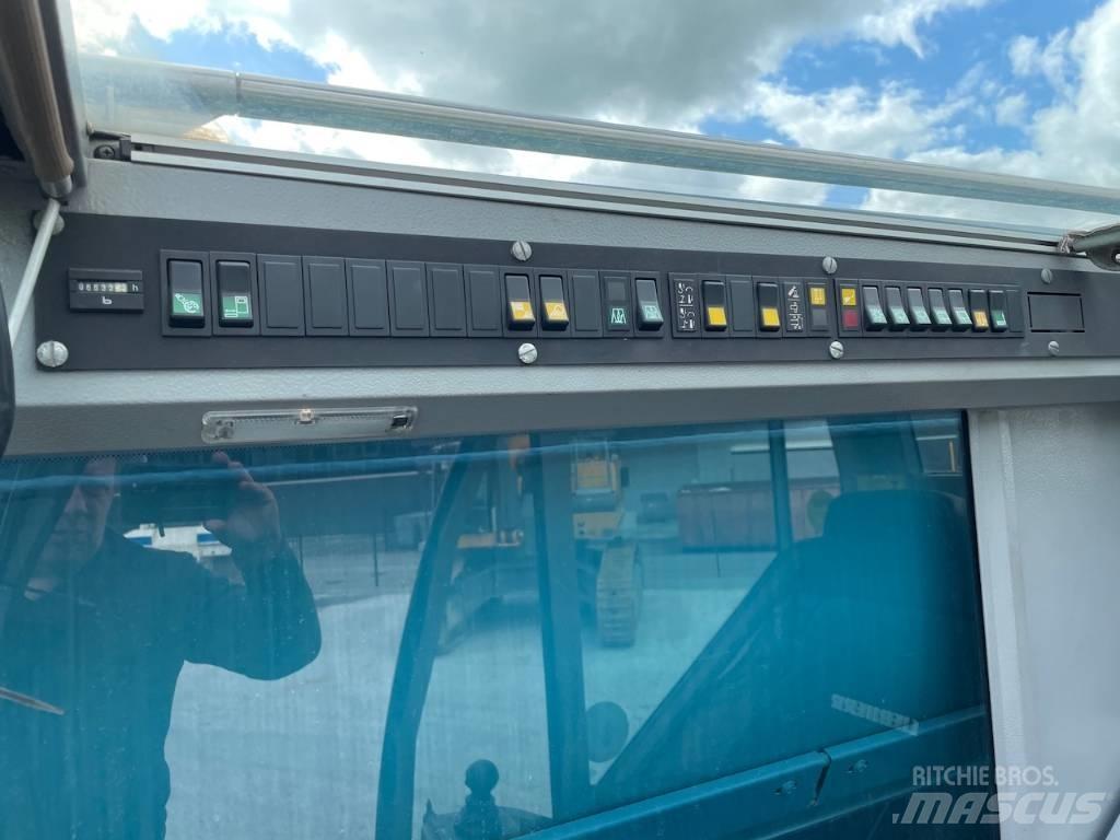Liebherr LTM 1055-1 Mobiilinosturit