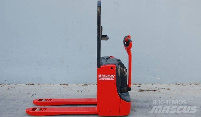 Linde T 18 Lavansiirtotrukit