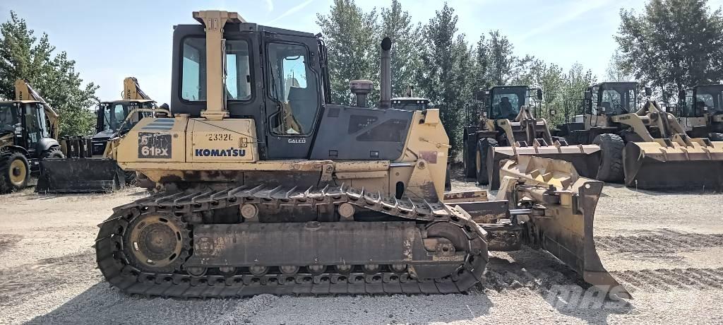 Komatsu D61EX-15 Telaketjupuskutraktorit