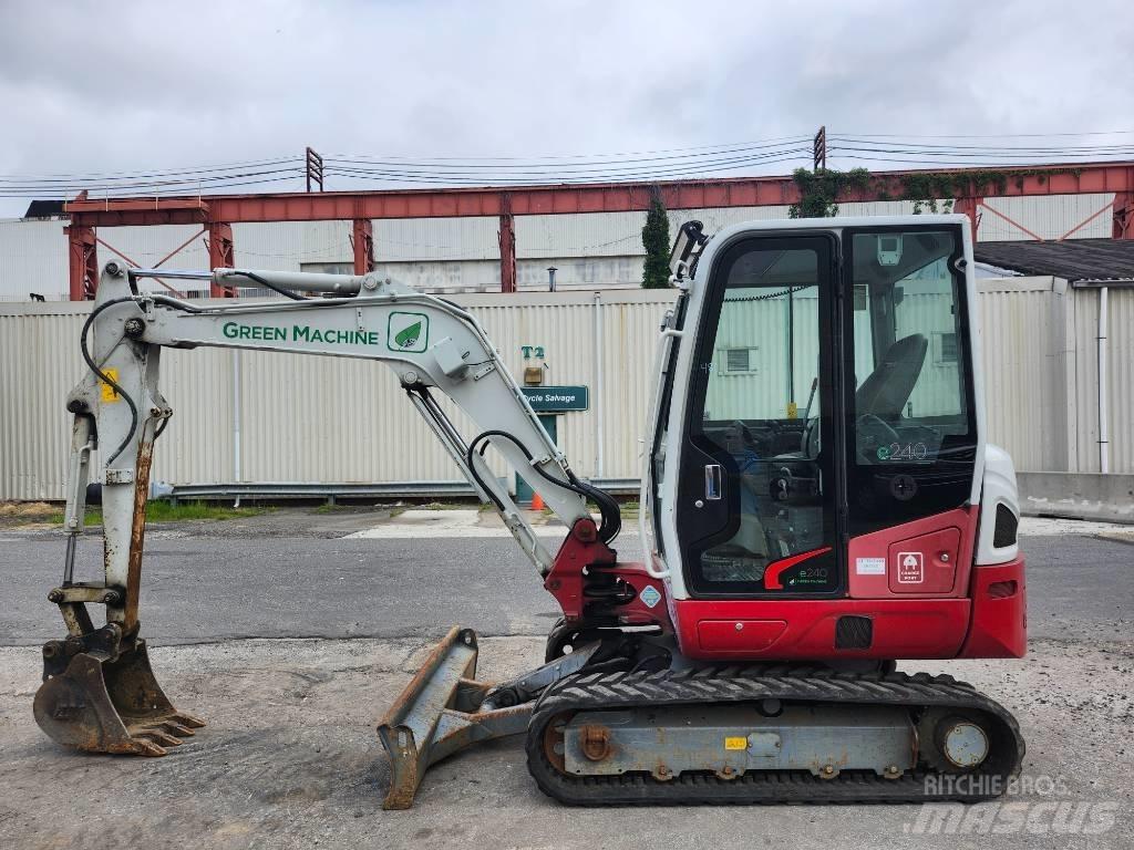 Takeuchi TB 240 Minikaivukoneet < 7t
