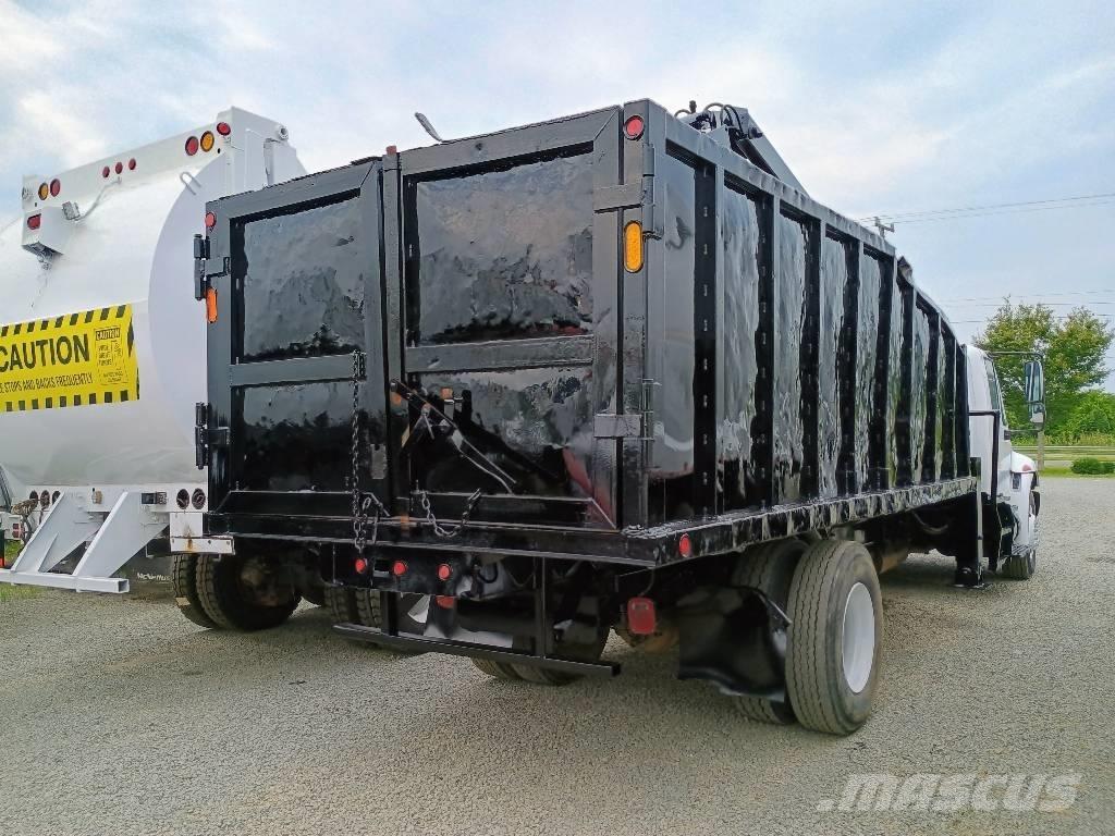 International 4300 Kourat