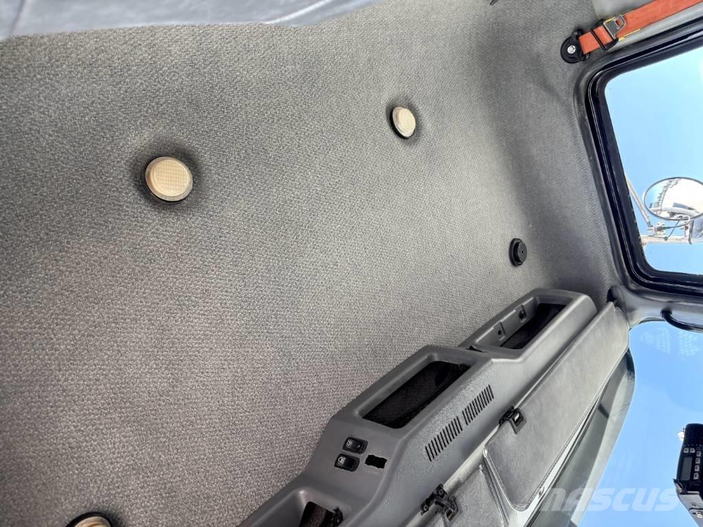 Mack CHU 613 Hinausautot