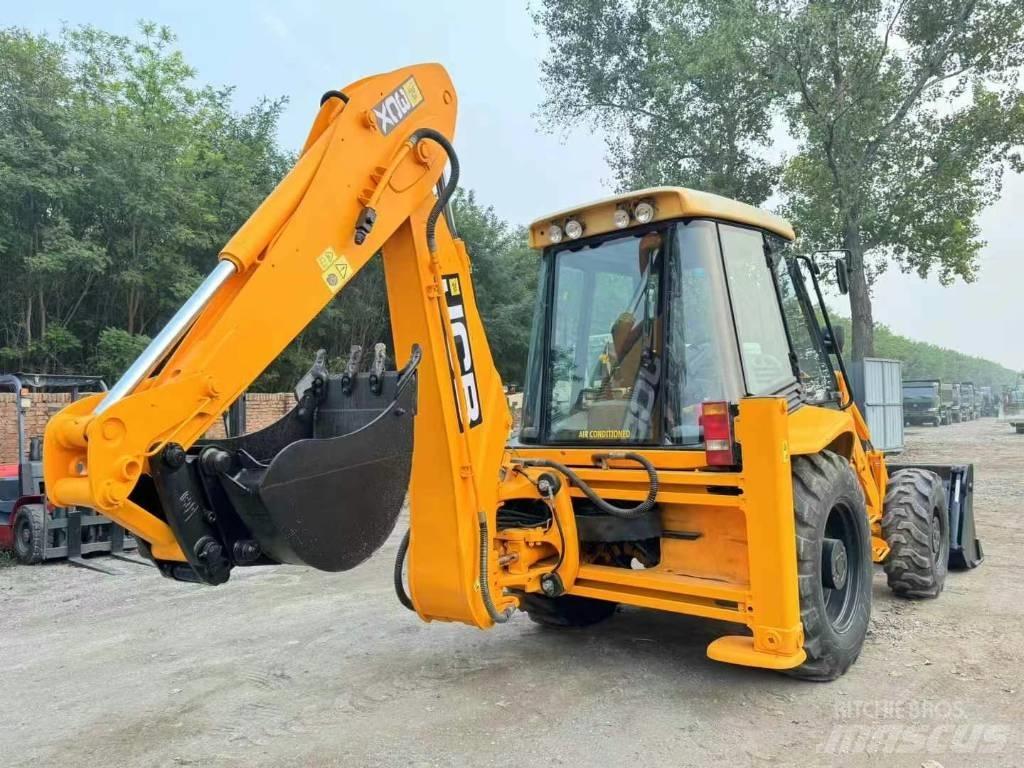 JCB 3 CX Kaivurikuormaajat