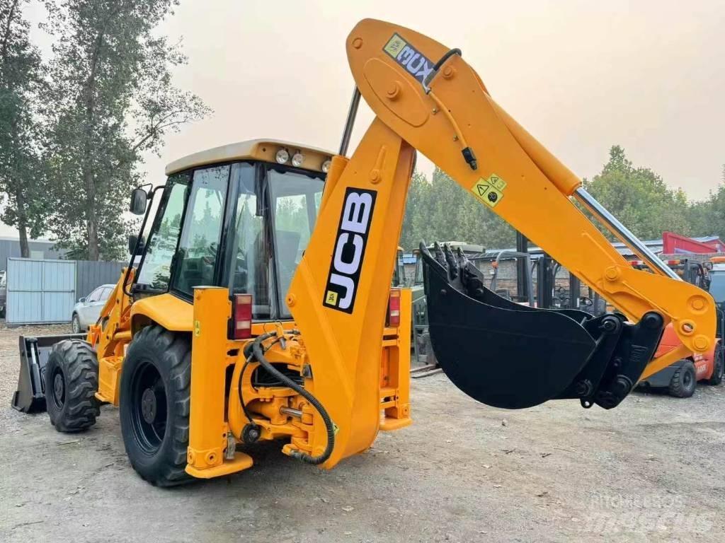 JCB 3 CX Kaivurikuormaajat