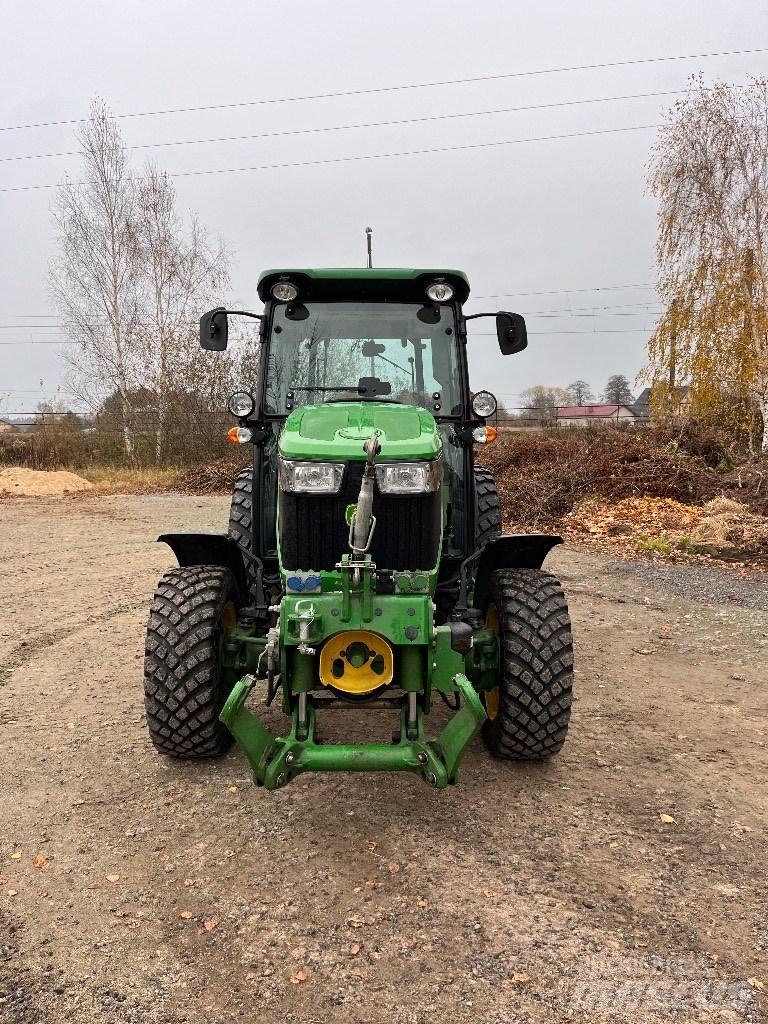 John Deere 5105 GF Traktorit