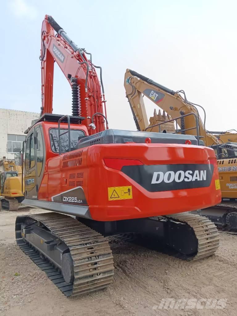 Doosan DX 225 LC-9T Telakaivukoneet