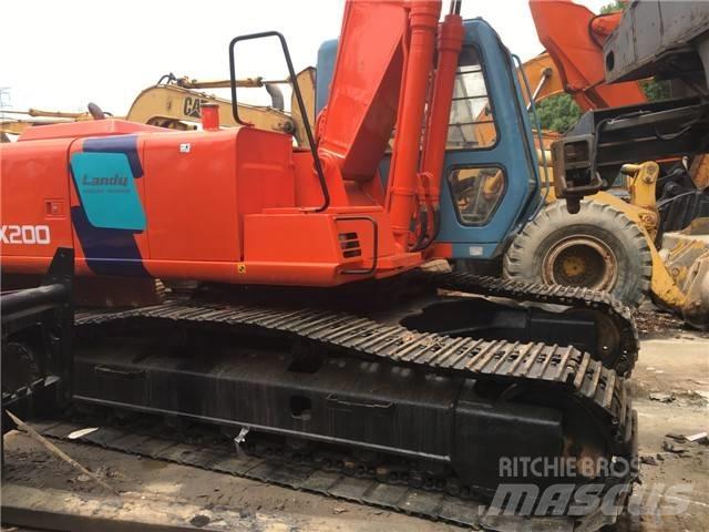 Hitachi EX 200 Telakaivukoneet