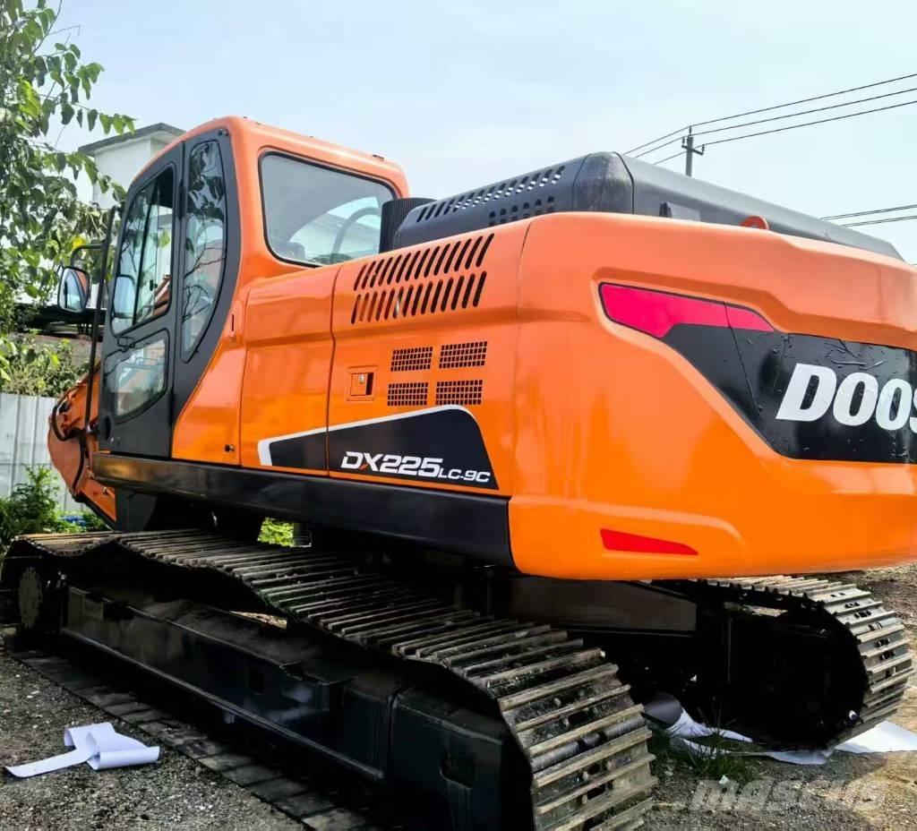 Doosan DX 225 LC Telakaivukoneet