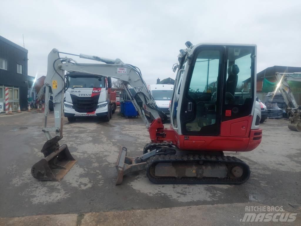 Takeuchi TB 230 Minikaivukoneet < 7t