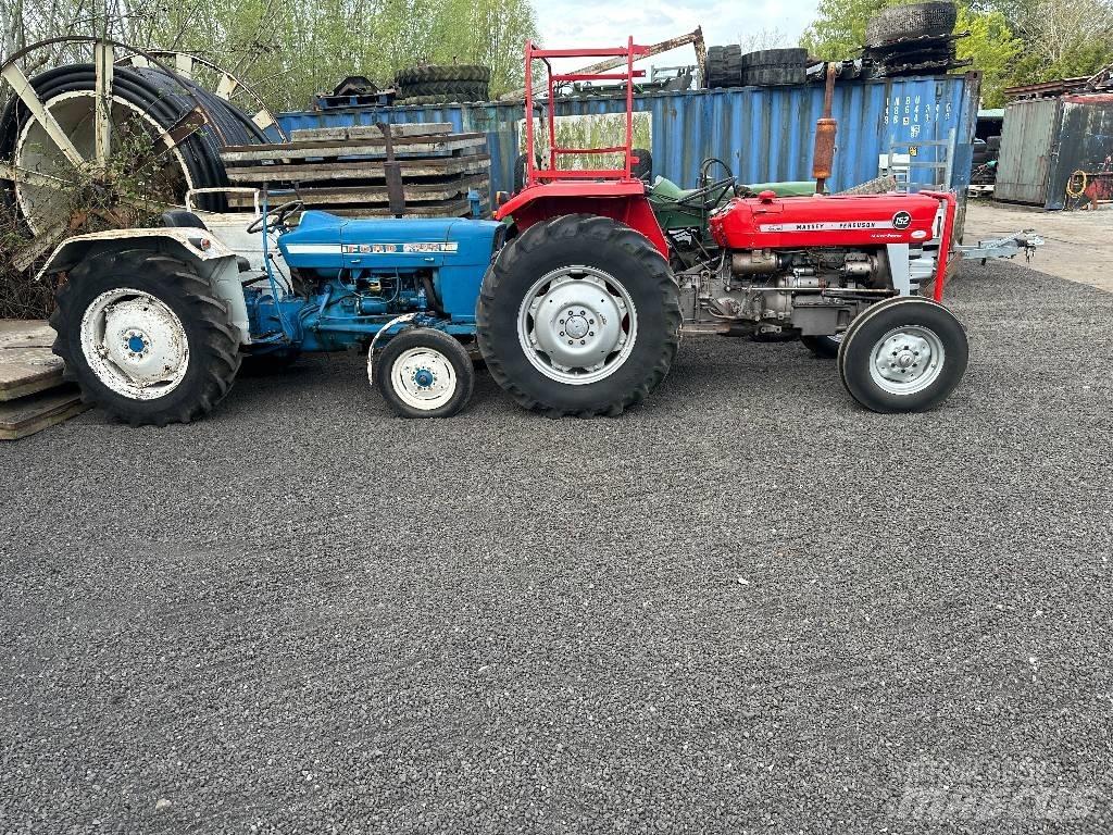 Massey Ferguson 152 Traktorit