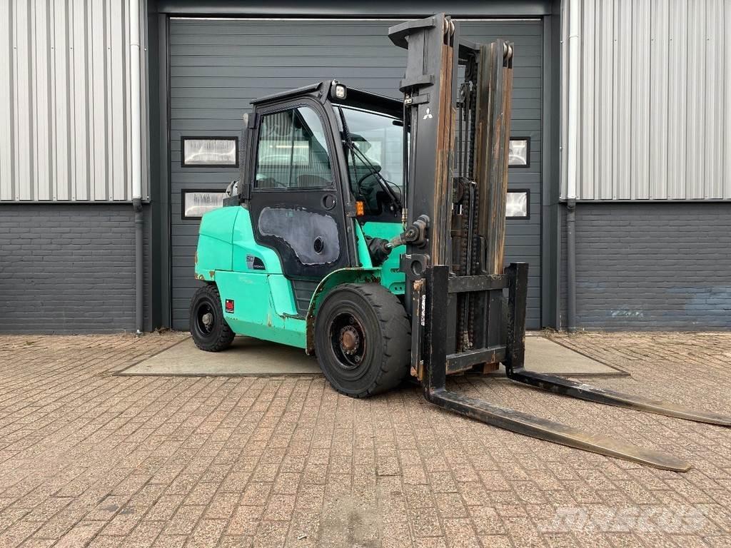 Mitsubishi FG50NT Nestekaasutrukit