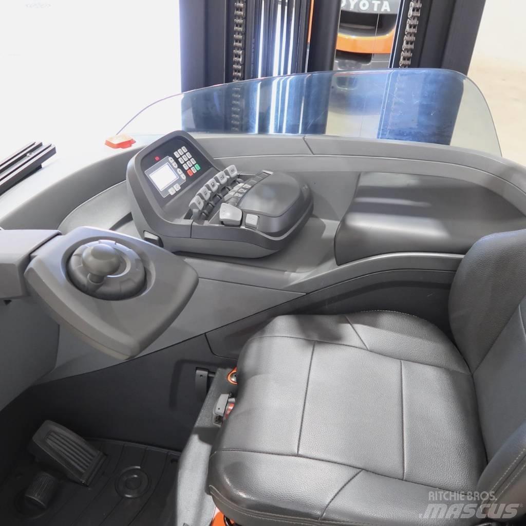 Toyota RRE200HC Työntömastotrukit
