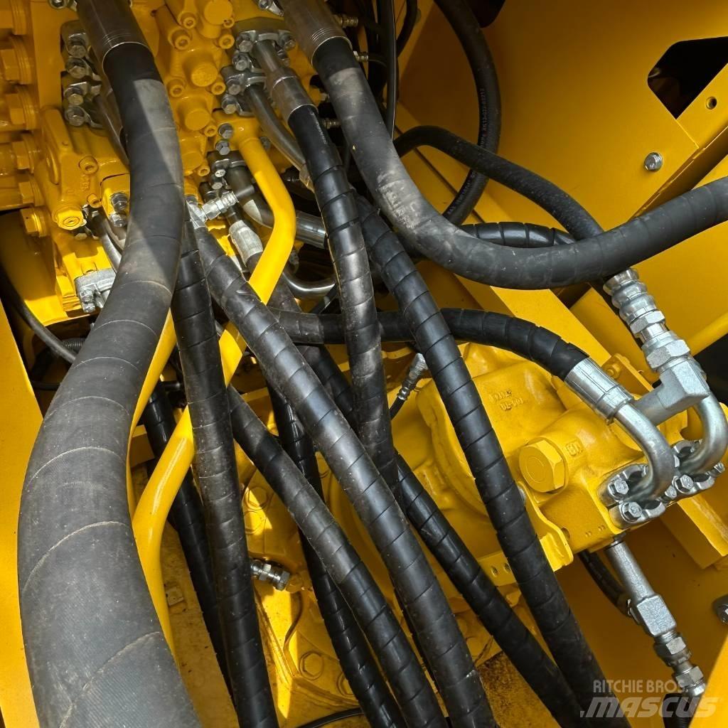 Komatsu 220-8 Telakaivukoneet