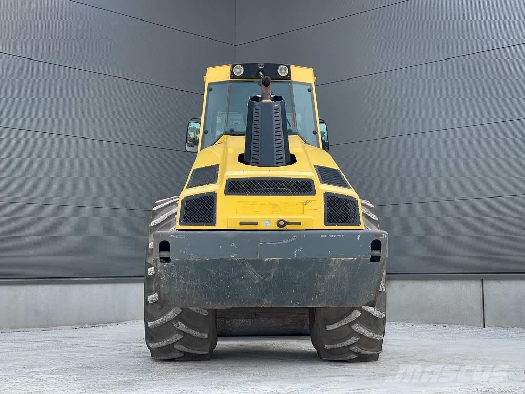 Bomag BW 216 DH-4i Yksivalssijyrät