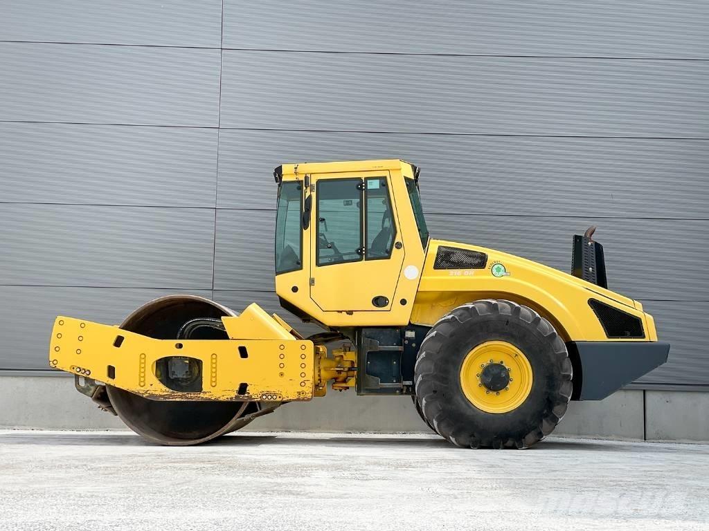 Bomag BW 216 DH-4i Yksivalssijyrät