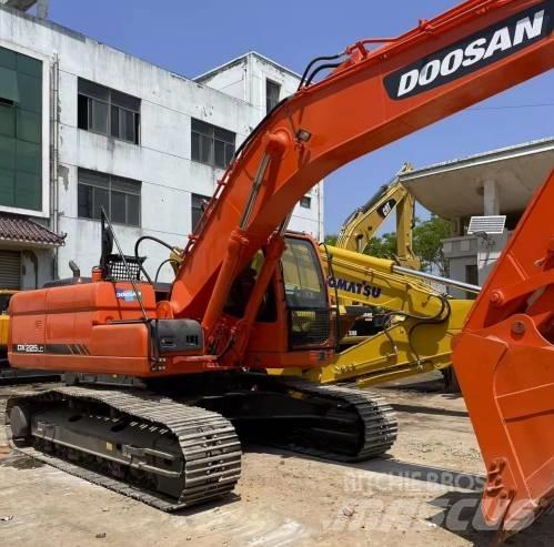 Doosan DX225LC Telakaivukoneet