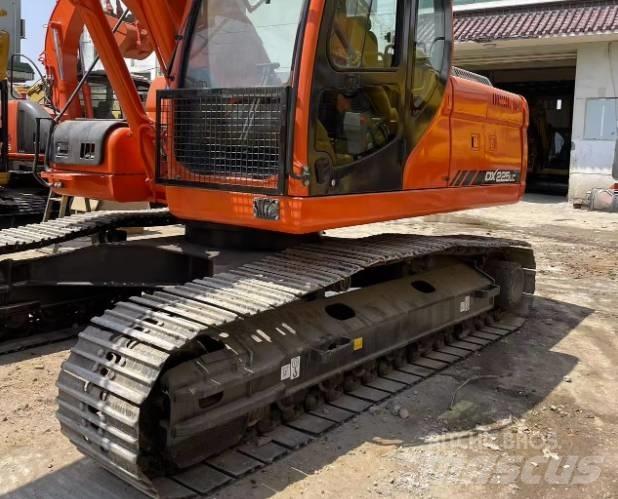 Doosan DX225LC Telakaivukoneet