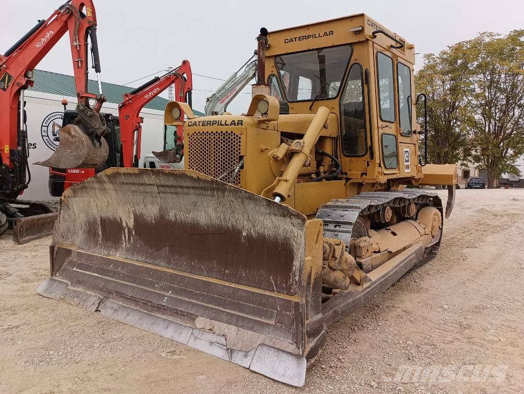 CAT D 5 B Telaketjupuskutraktorit