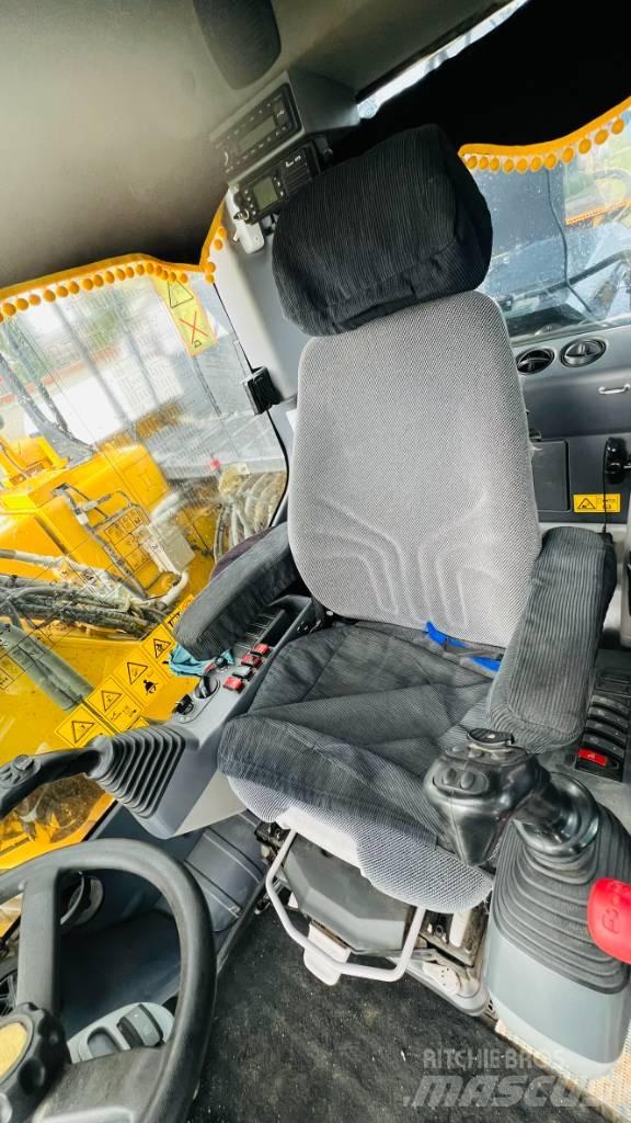 Komatsu PW 158 Pyöräkaivukoneet