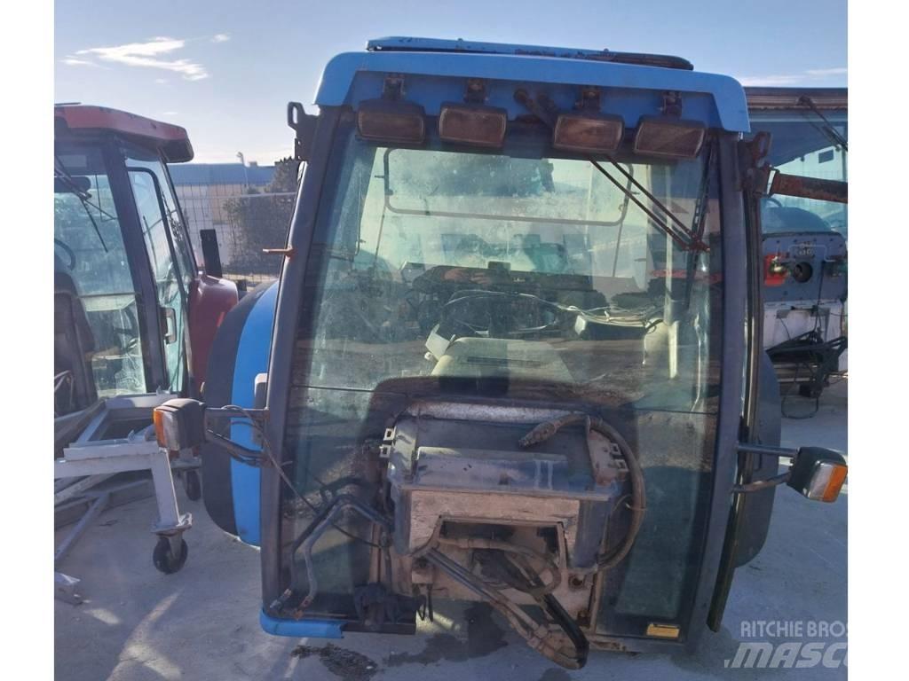 Landini Legend 115 Ohjaamo ja sisusta