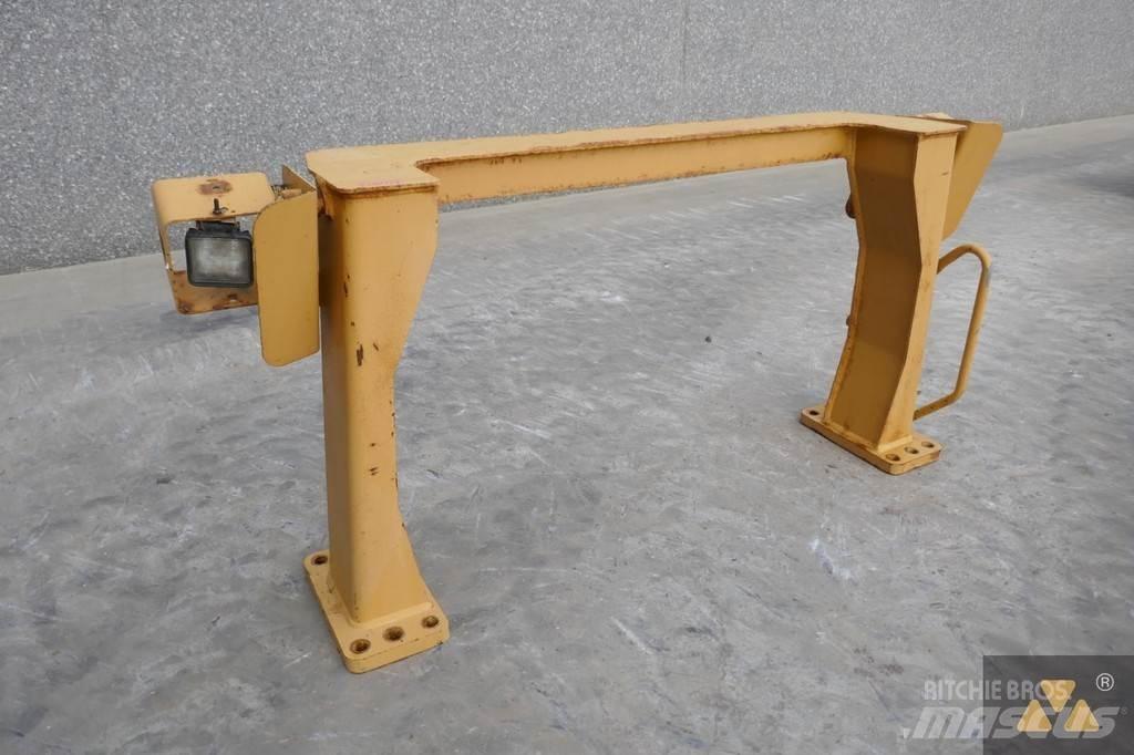 CAT 208-8705 Ohjaamot ja sisustat