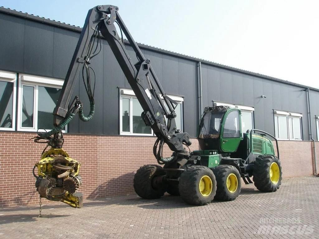 John Deere 1270E Harvesterit