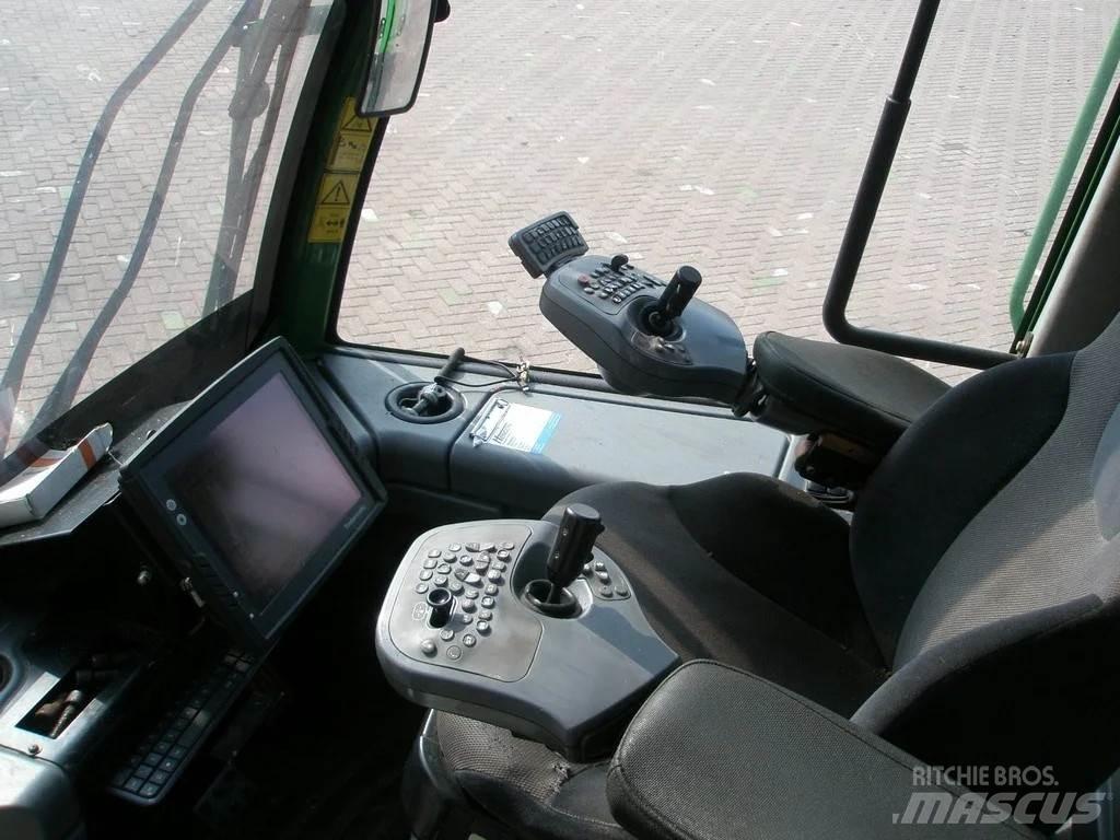 John Deere 1270E Harvesterit