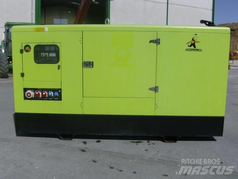 Pramac GSW110 Valopylväät