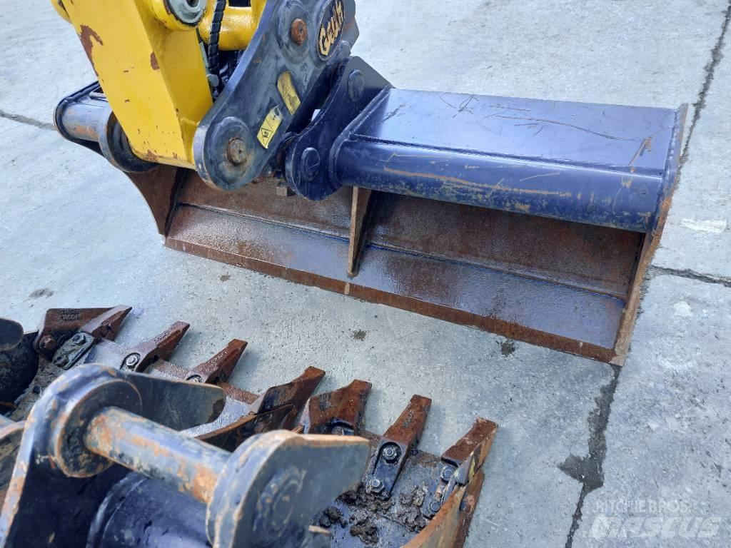 Komatsu PC26MR-5 Minikaivukoneet < 7t