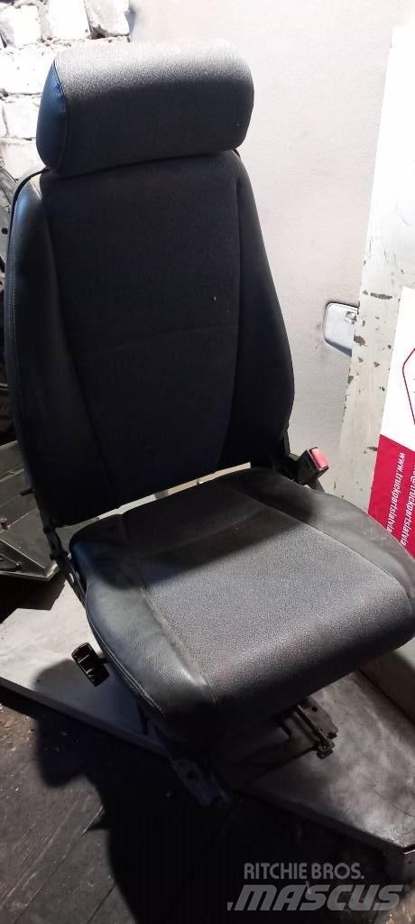 Scania 124.      2401822 Ohjaamot ja sisustat
