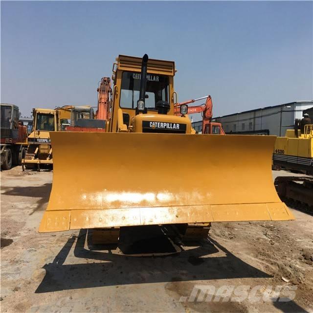 CAT D 6 D Telaketjupuskutraktorit