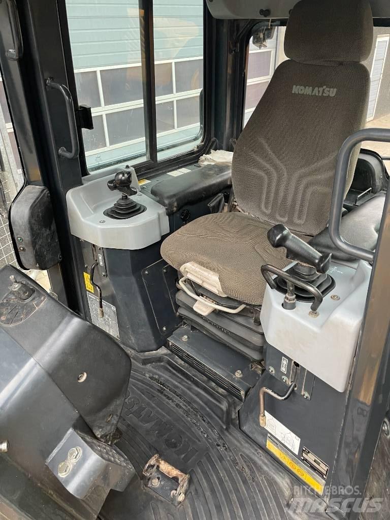 Komatsu D51PX-22 Telaketjupuskutraktorit
