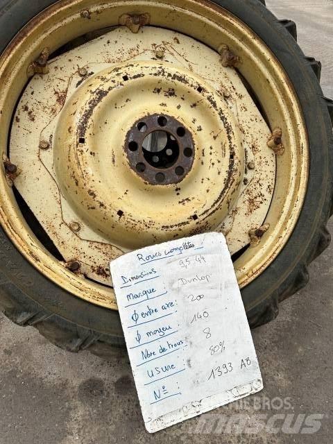 Dunlop 9.5R44 Renkaat ja vanteet