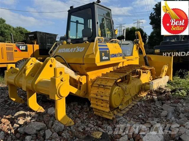 Komatsu D 85 EX Telaketjupuskutraktorit