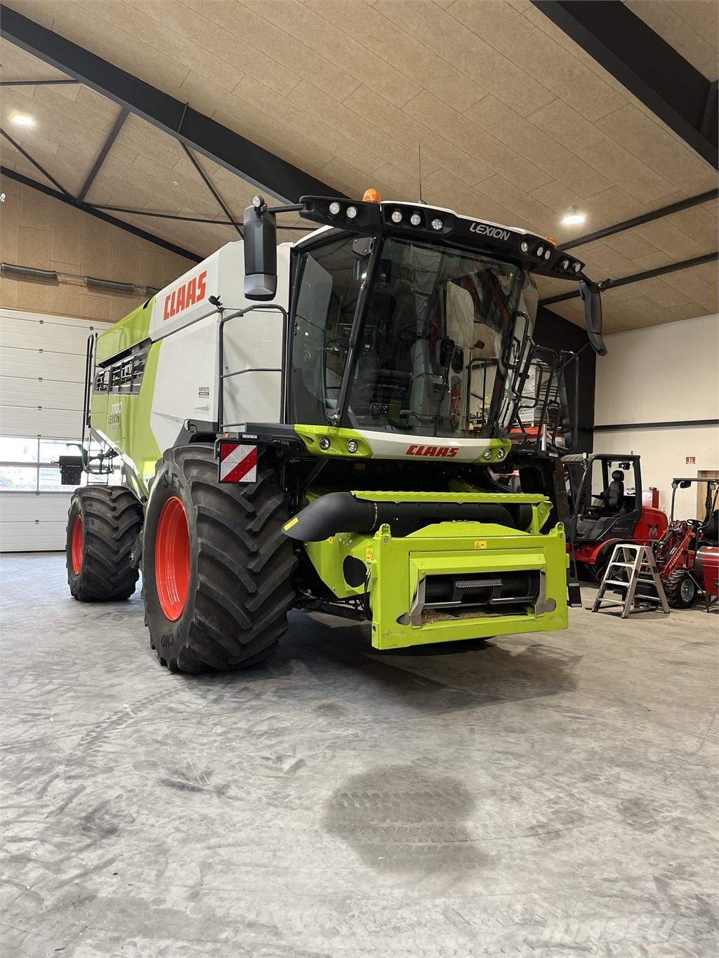 CLAAS Lexion 7700 Leikkuupuimurit