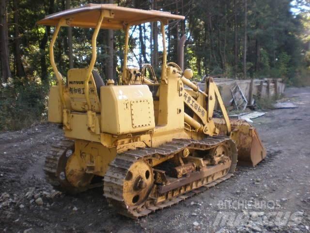 Mitsubishi BS3F Telaketjupuskutraktorit