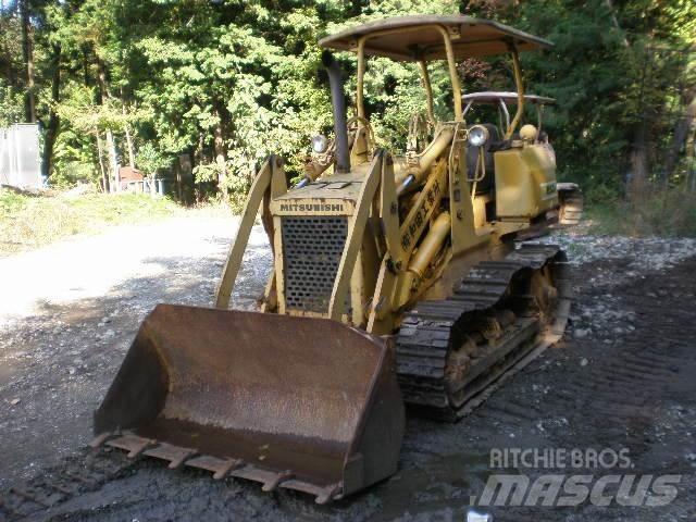 Mitsubishi BS3F Telaketjupuskutraktorit