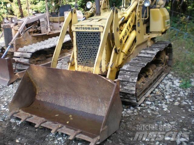 Mitsubishi BS3F Telaketjupuskutraktorit