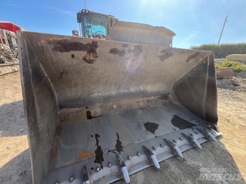 Volvo L180F Pyöräkuormaajat