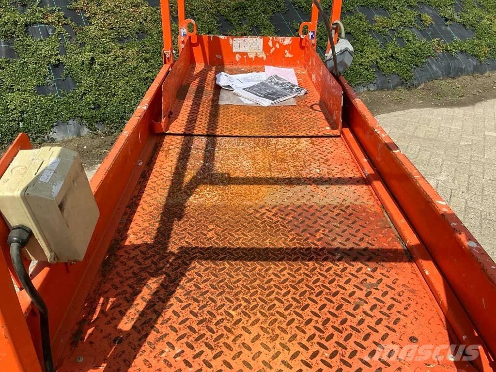 SkyJack SJ III 3219 Saksilavat