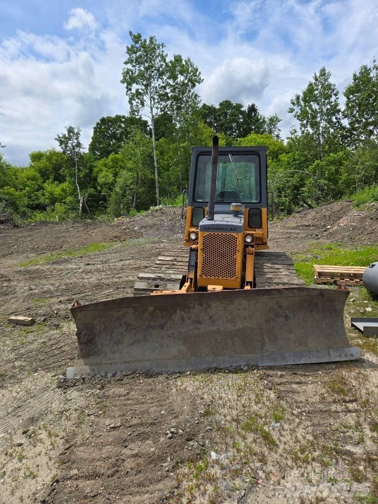 CAT D 3 B LGP Telaketjupuskutraktorit