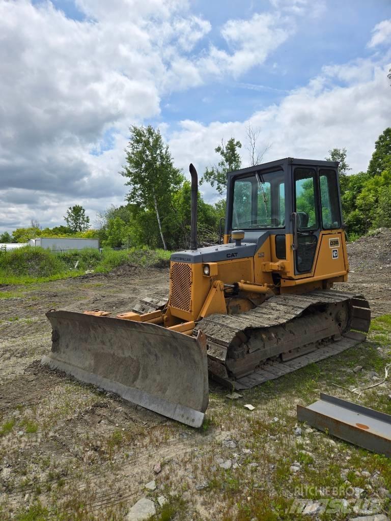 CAT D 3 B LGP Telaketjupuskutraktorit