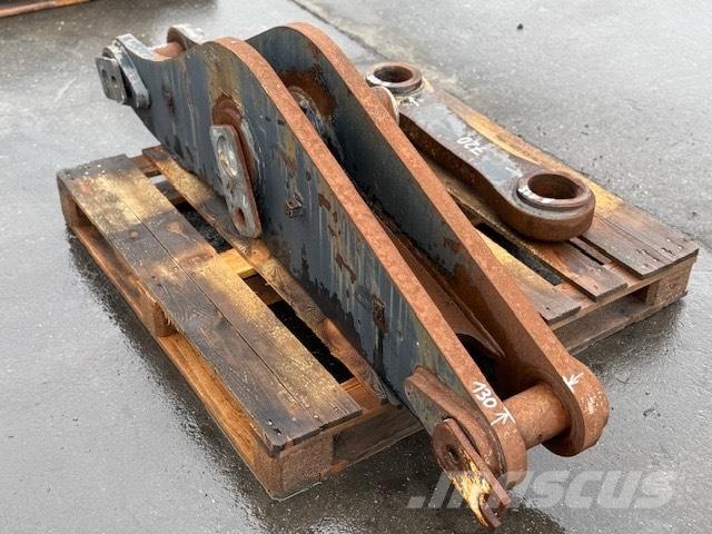 CNH BUCKET LINK Kauhat