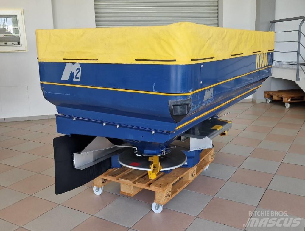 Bogballe M2 Lannoitteenlevittimet