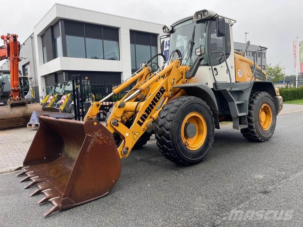 Liebherr L524 Pyöräkuormaajat