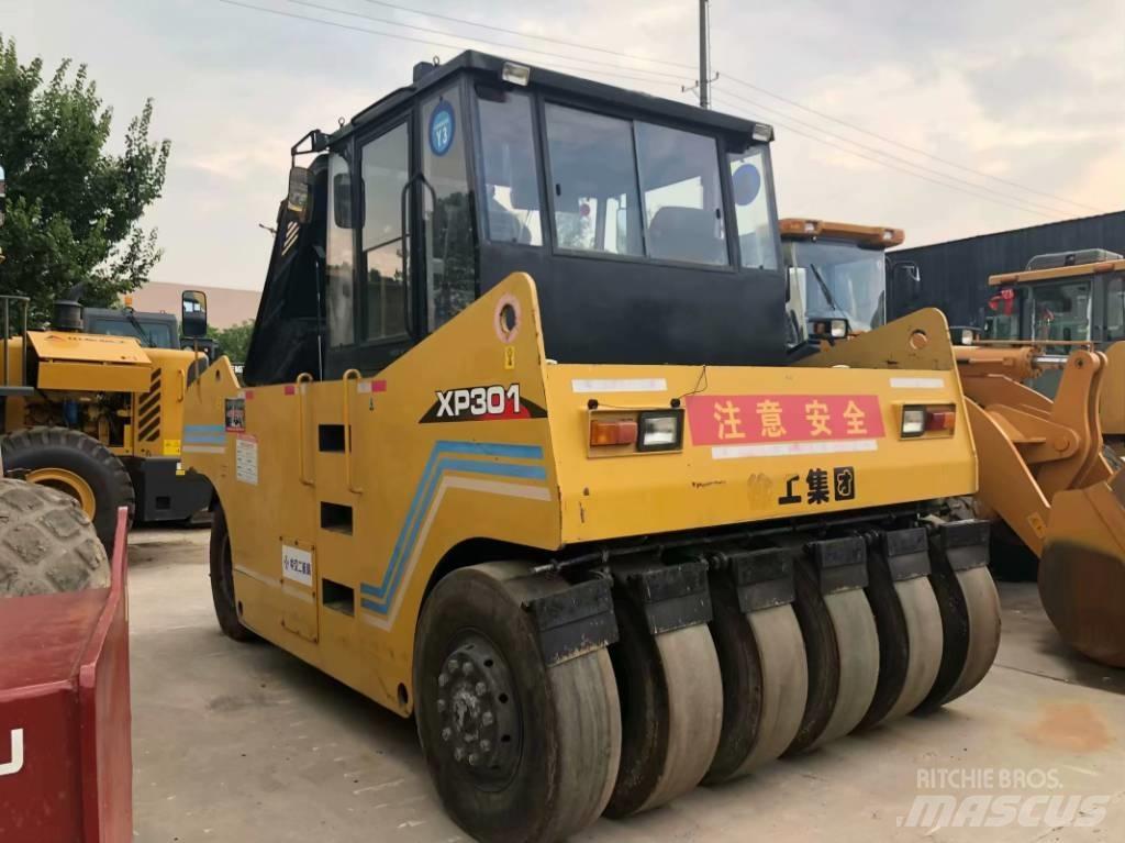 XCMG XP301 Kumipyöräjyrät