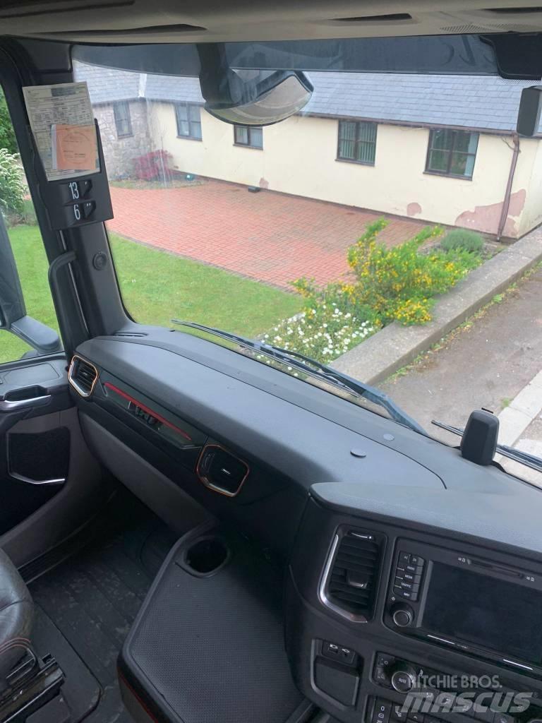 Scania S650 Vetopöytäautot