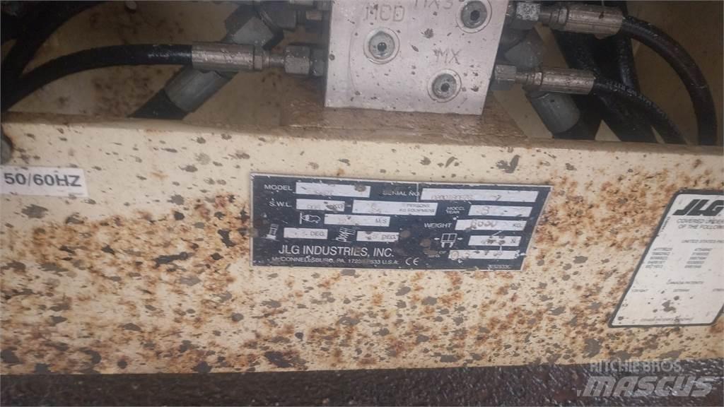 JLG 3394RT Saksilavat