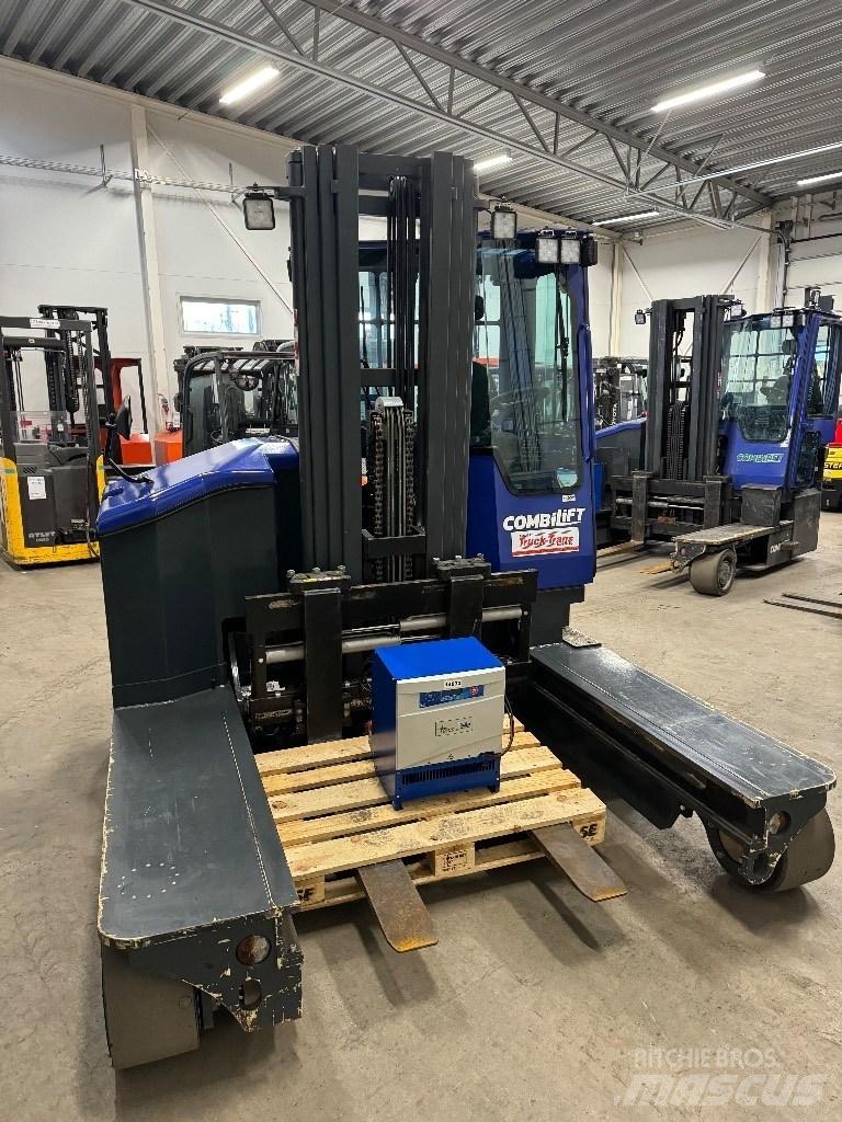 Combilift C4500ET Nelitietrukit